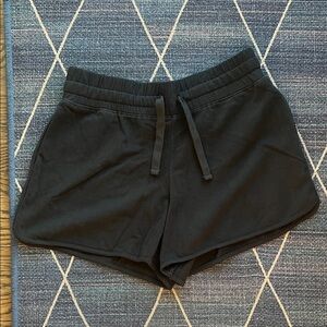 Pact CloudKnit curved hem shorts women’s L black